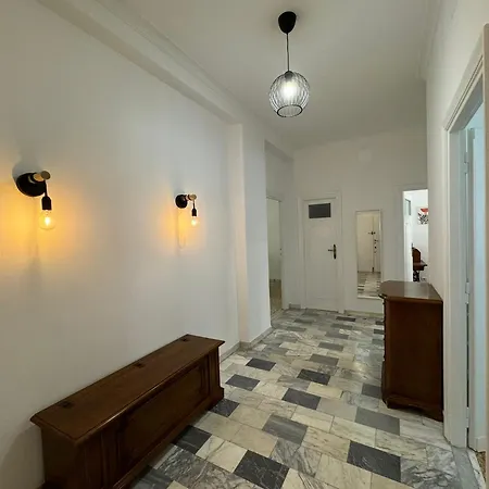 Spacious Chez Max